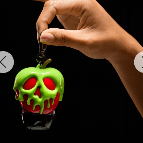 Glow in the Dark! Evil Queen Poisoned Apple 🍎 - Picture 1 of 3